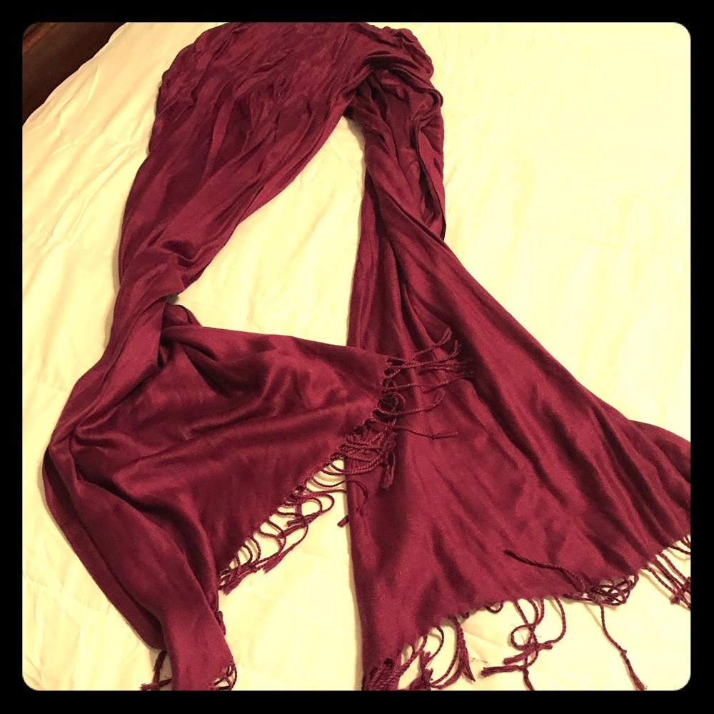 Maroon scarf